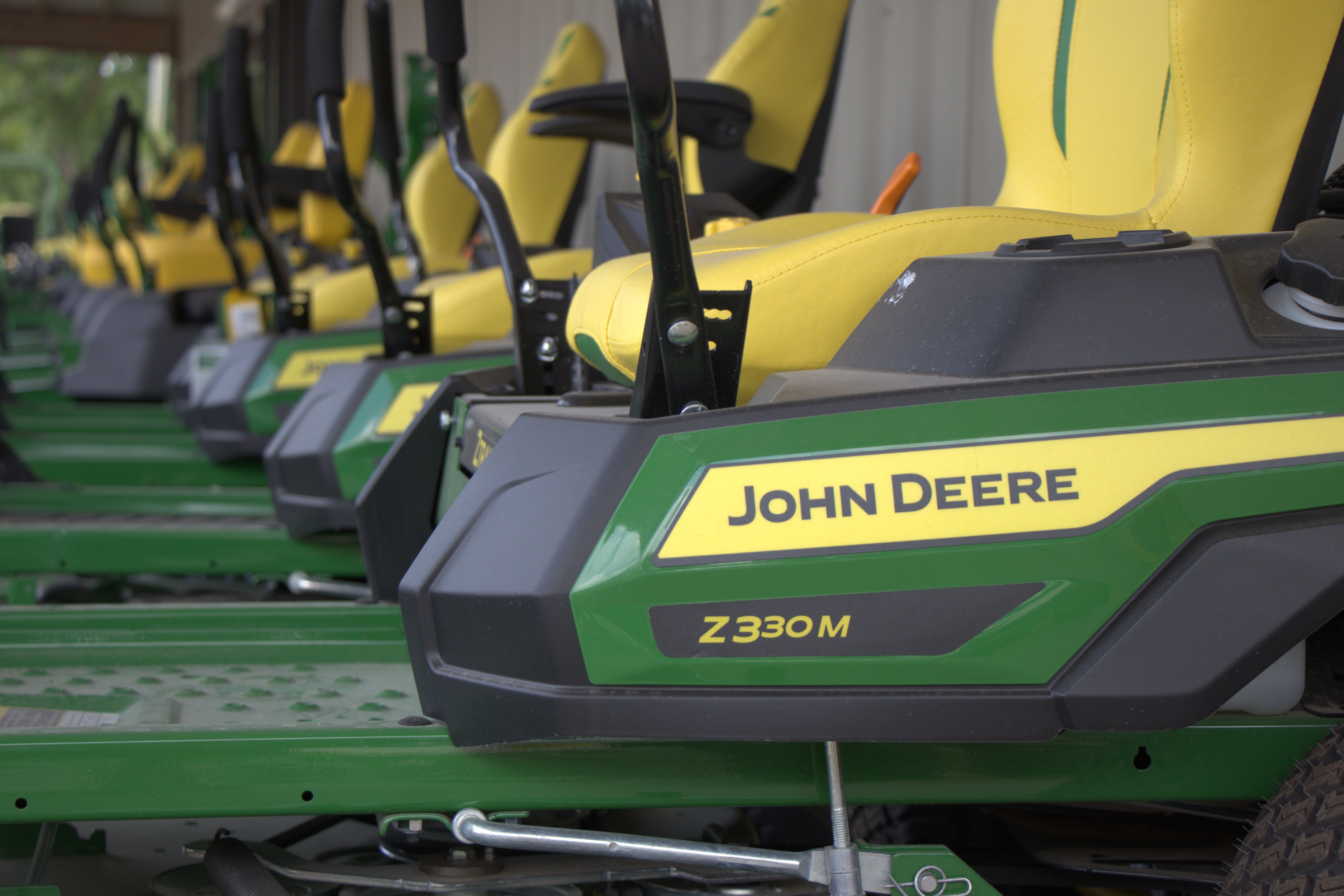 John Deere Zero-Turn Mowers