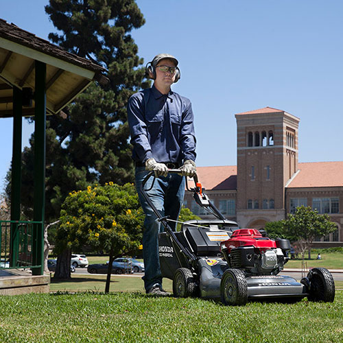 new-equipment-john-deere-new-equipment-showroom-sunsouth